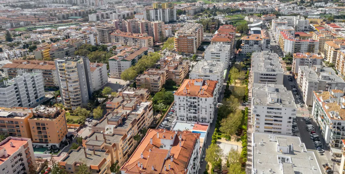 Sale of middle floor apartment in Fuengirola 45