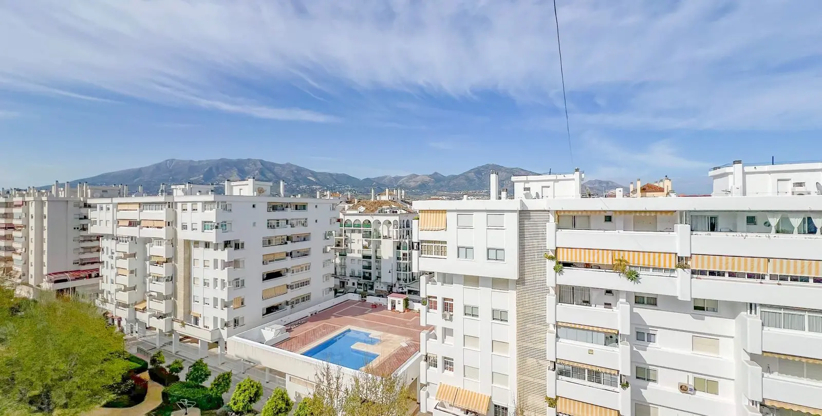 Venta de apartamento en planta media en Fuengirola 1