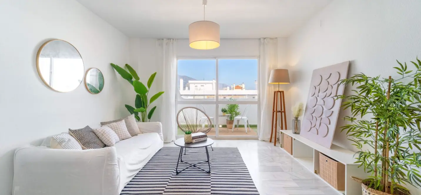 Venta de apartamento en planta media en Fuengirola 2