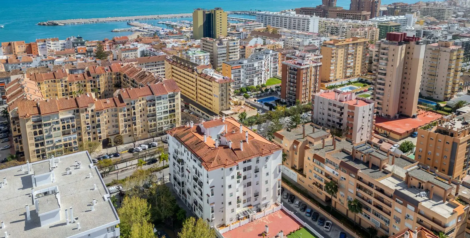 Venta de apartamento en planta media en Fuengirola 40