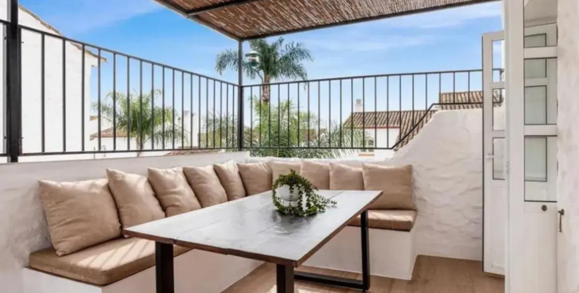 Venta de apartamento en planta media en Benamara 15