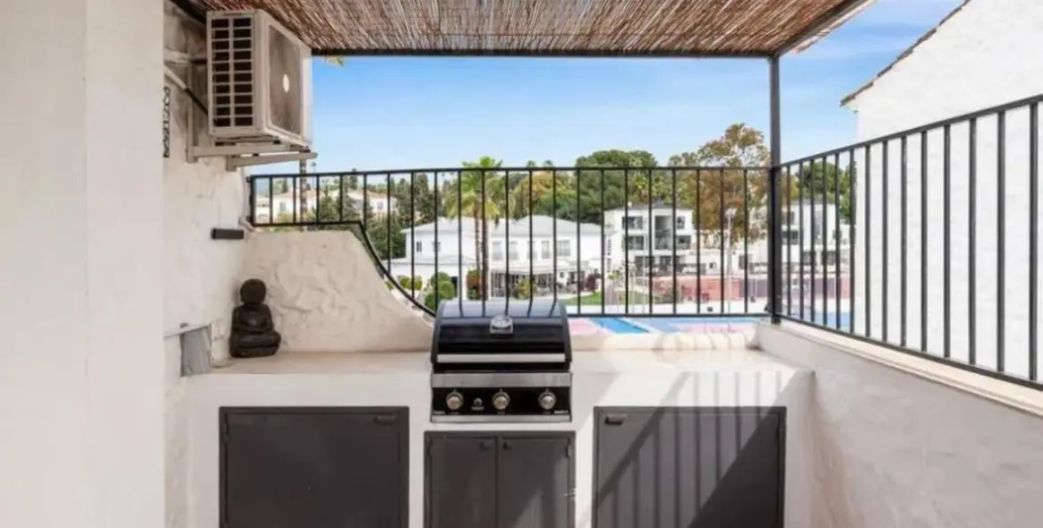 Venta de apartamento en planta media en Benamara 16