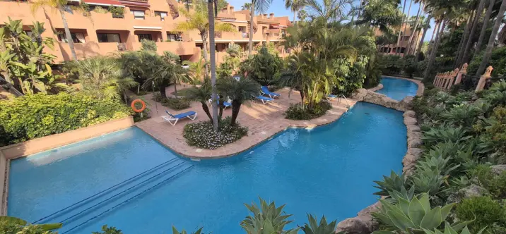 Venta de apartamento en planta baja en Los Flamingos 0