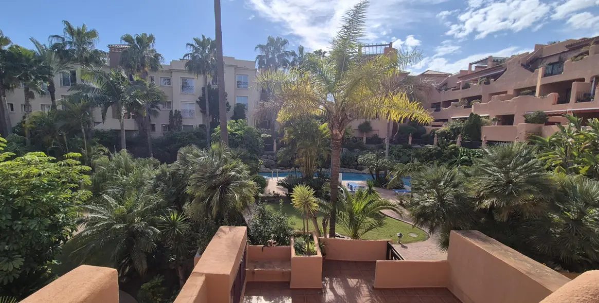 Venta de apartamento en planta baja en Los Flamingos 2