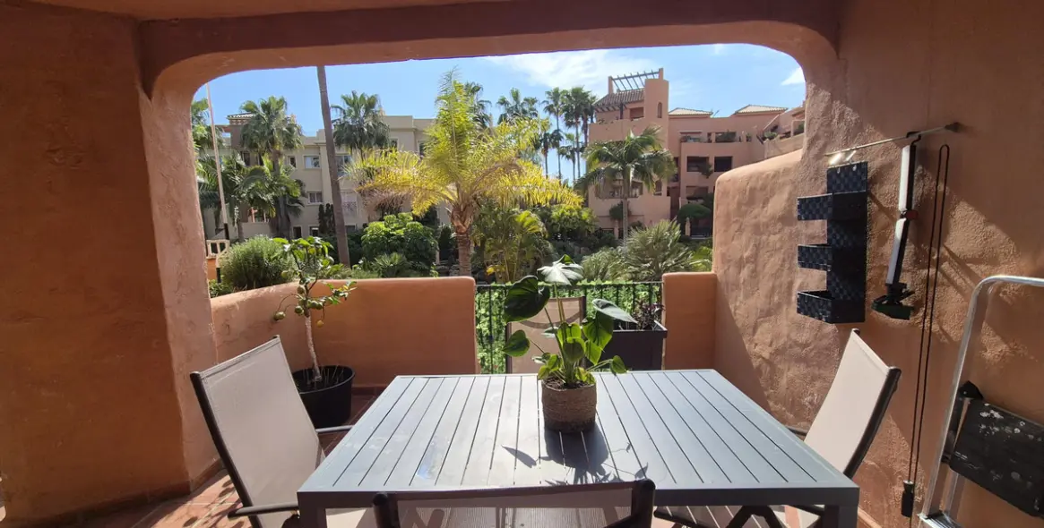 Venta de apartamento en planta baja en Los Flamingos 4