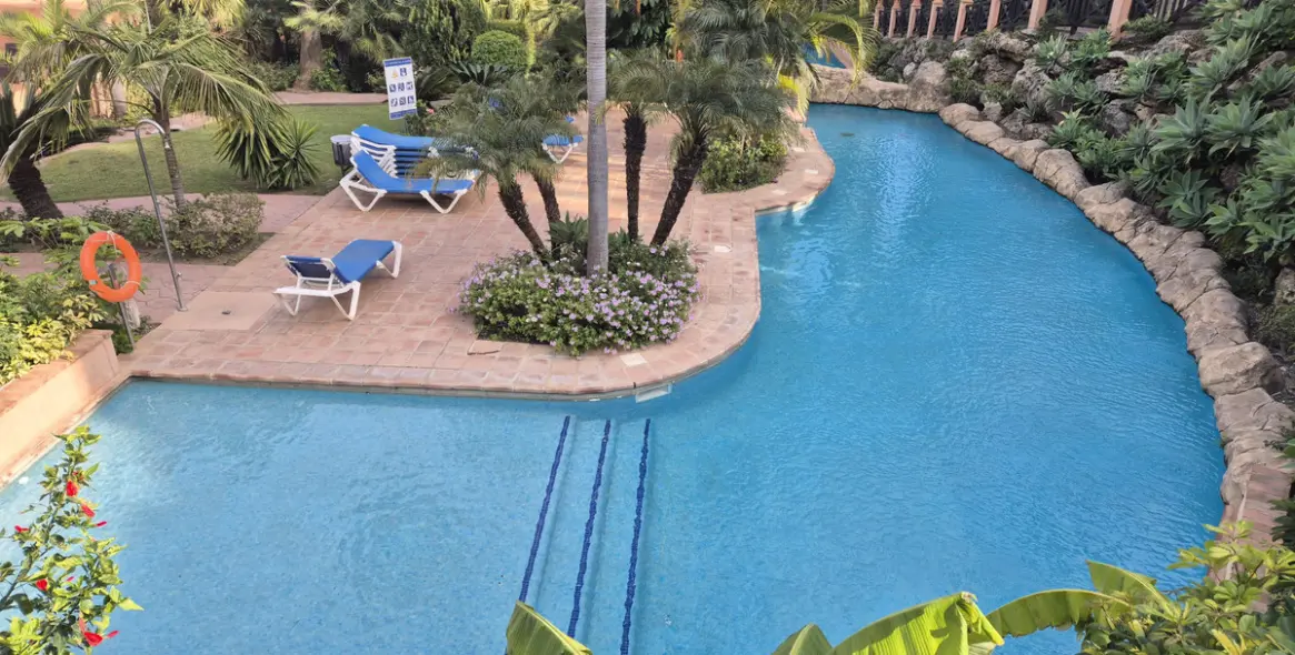 Venta de apartamento en planta baja en Los Flamingos 5