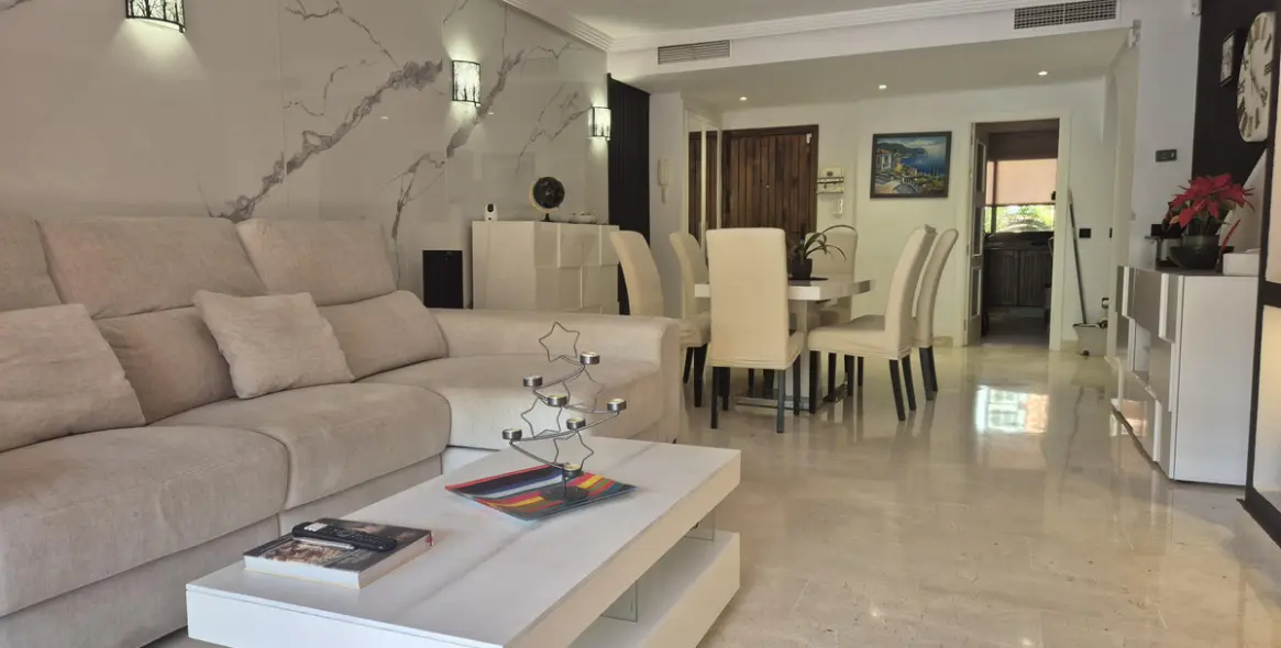 Venta de apartamento en planta baja en Los Flamingos 11