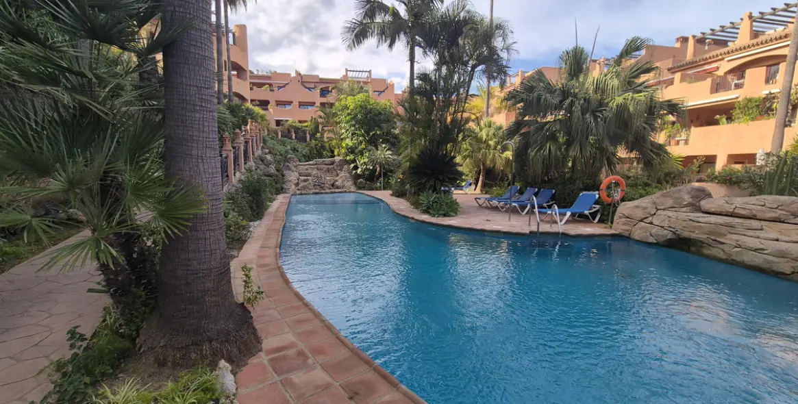 Venta de apartamento en planta baja en Los Flamingos 27