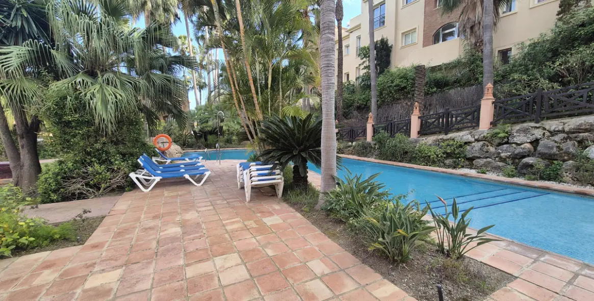 Venta de apartamento en planta baja en Los Flamingos 28