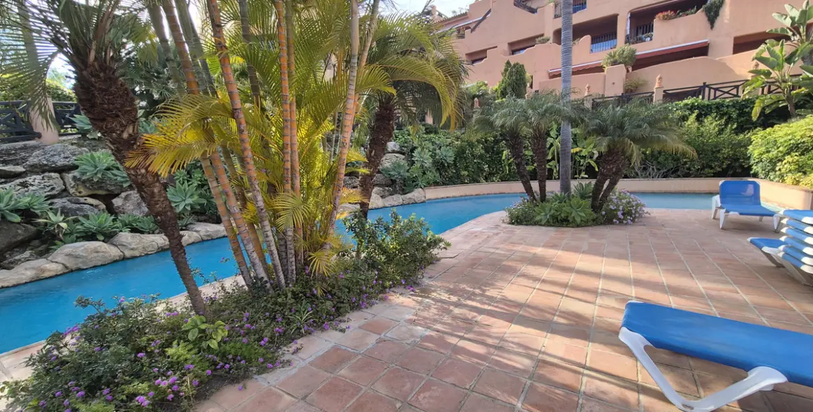Venta de apartamento en planta baja en Los Flamingos 29