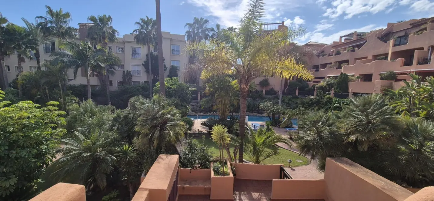 Venta de apartamento en planta baja en Los Flamingos 3