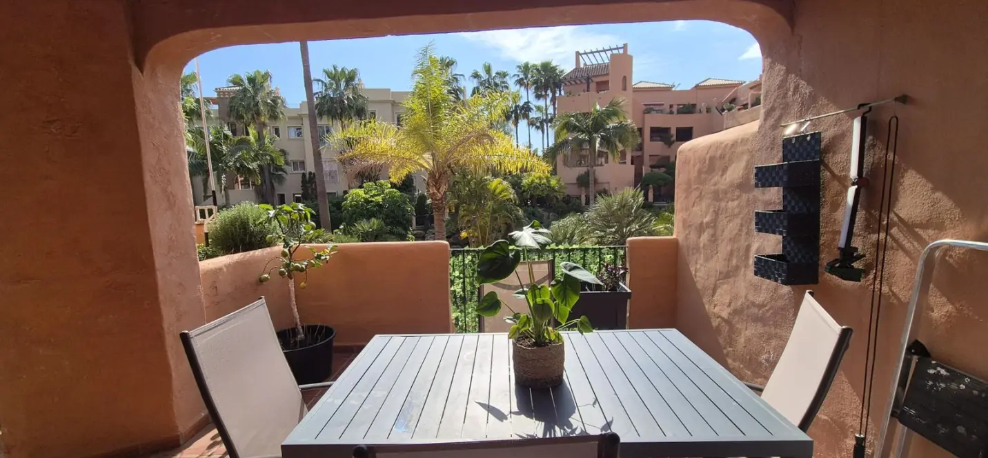 Venta de apartamento en planta baja en Los Flamingos 4