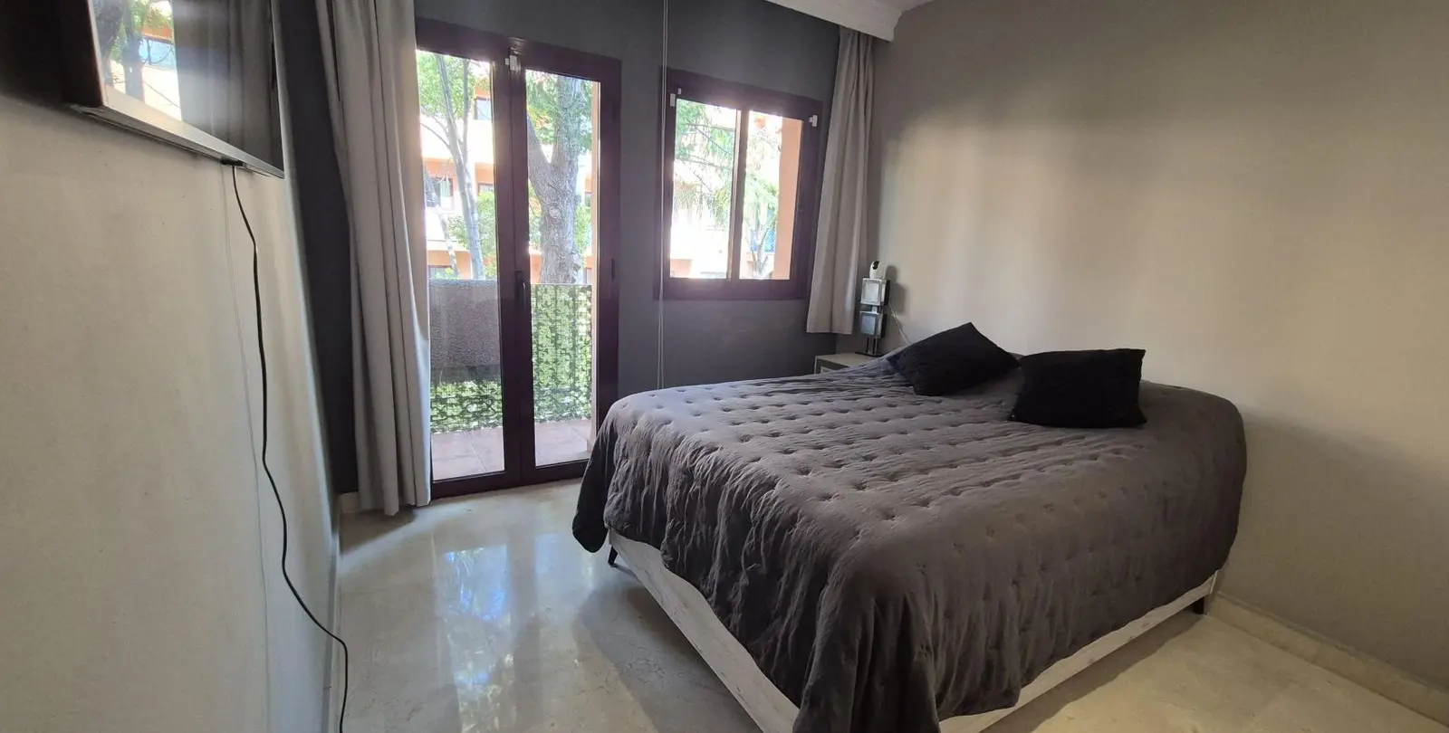 Venta de apartamento en planta baja en Los Flamingos 18