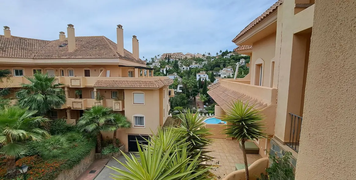 Продажа апартаментов на среднем этаже в Nueva Andalucía 6