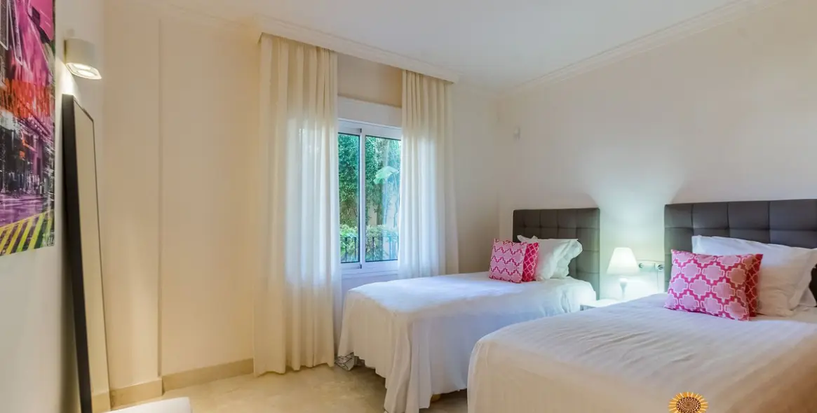 Продажа апартаментов на среднем этаже в Nueva Andalucía 9