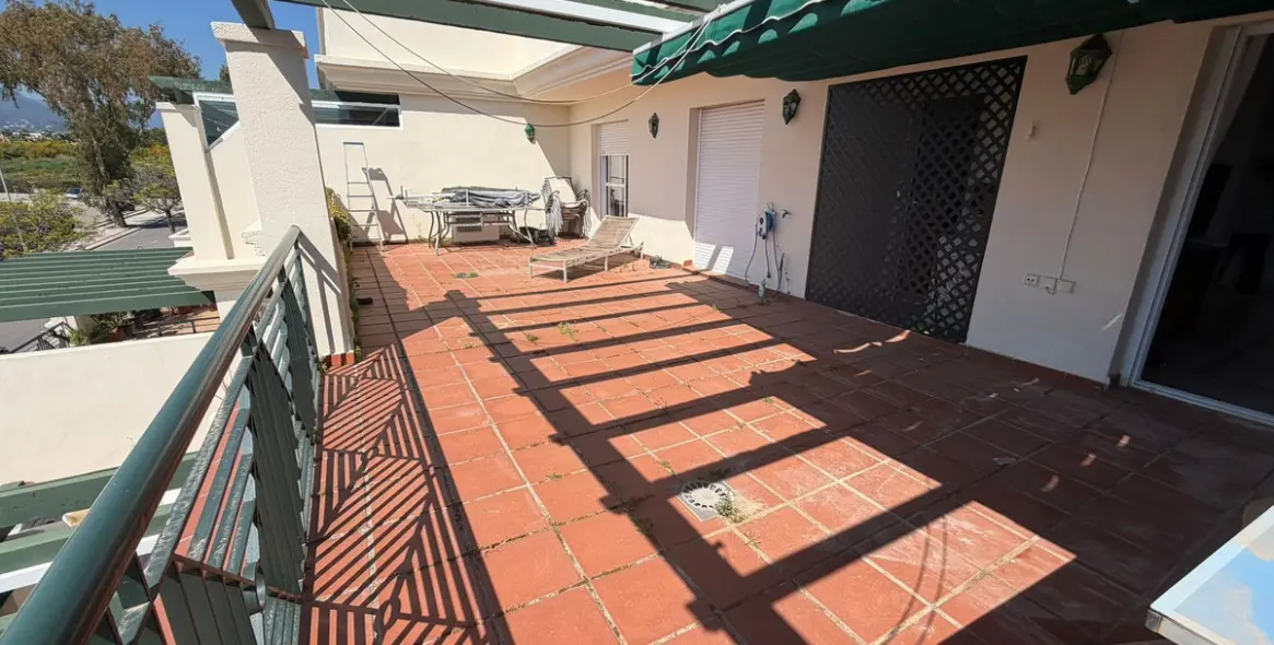 Sale of penthouse in Puerto Banús 23