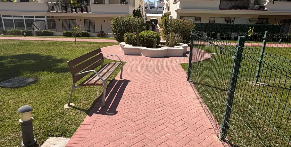 Sale of penthouse in Puerto Banús 35