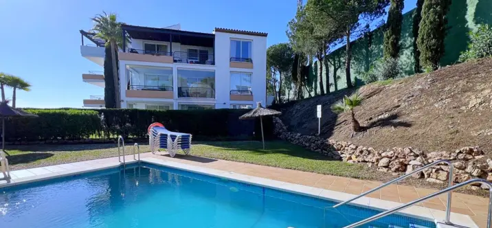 Sale of ground floor apartment in Miraflores 0