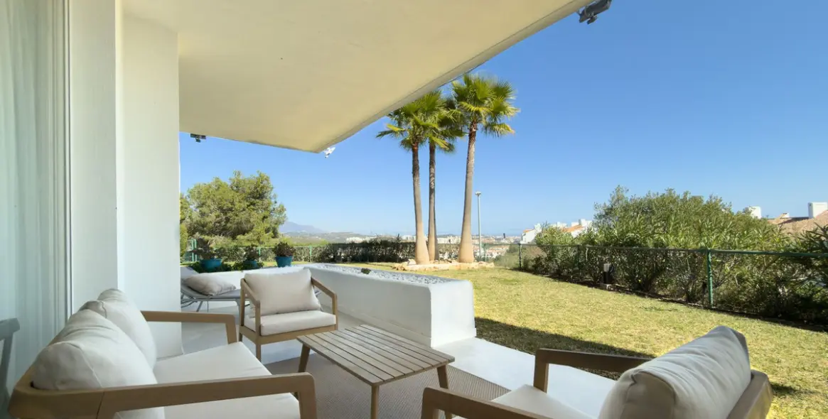 Sale of ground floor apartment in Miraflores 2