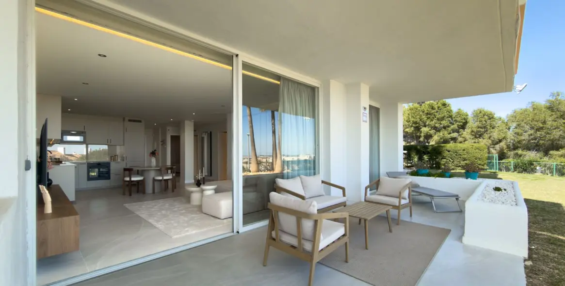 Sale of ground floor apartment in Miraflores 3