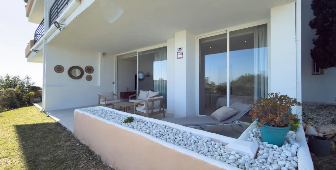 Sale of ground floor apartment in Miraflores 4