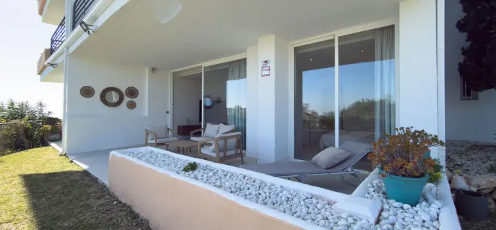 Sale of ground floor apartment in Miraflores 3