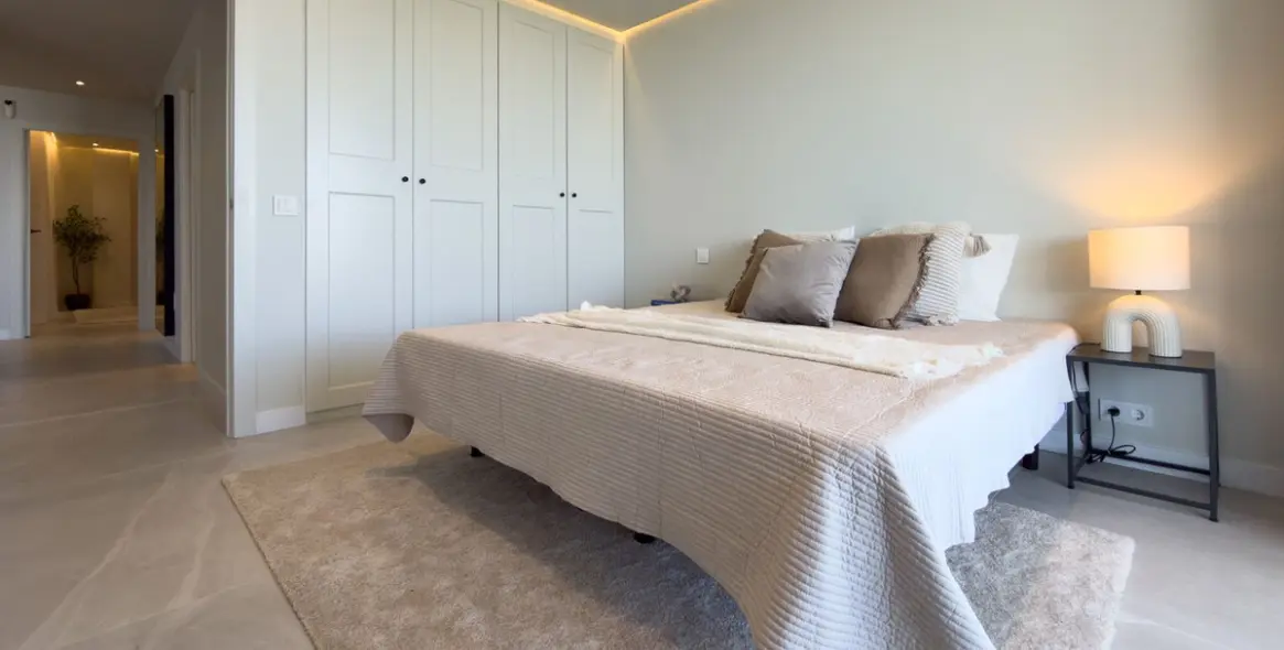 Sale of ground floor apartment in Miraflores 12