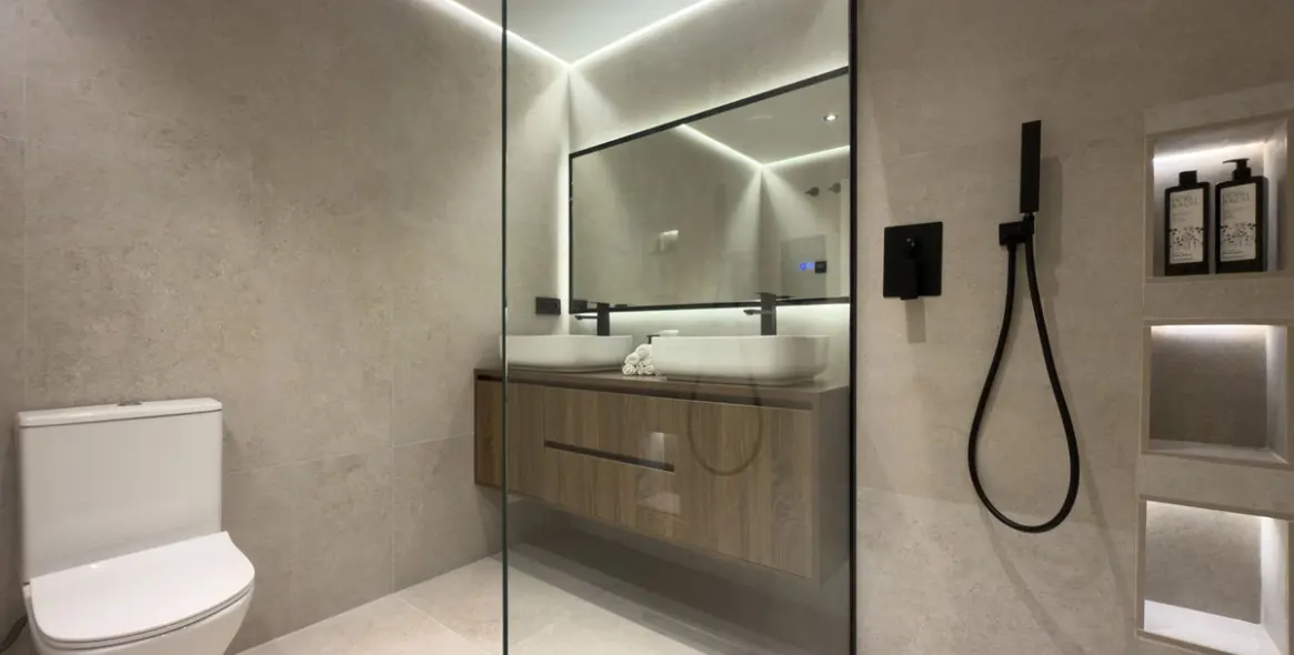 Sale of ground floor apartment in Miraflores 13