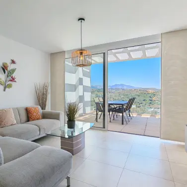 Sale of middle floor apartment in La Cala de Mijas