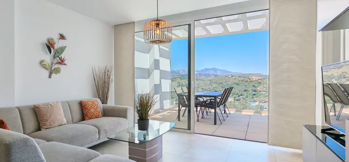 Sale of middle floor apartment in La Cala de Mijas 1