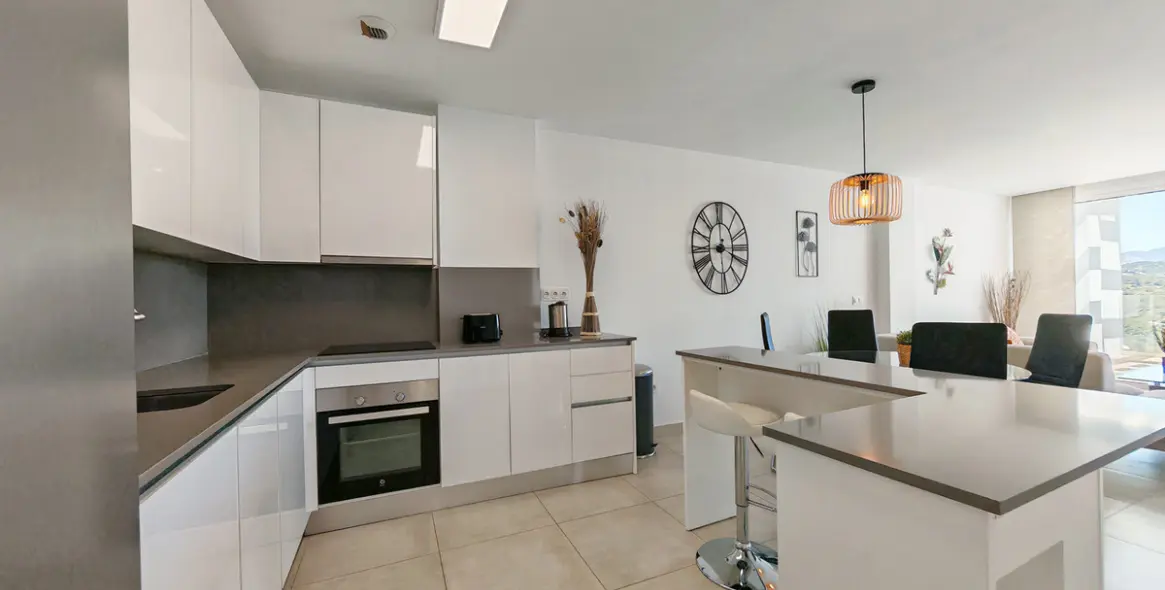 Sale of middle floor apartment in La Cala de Mijas 8