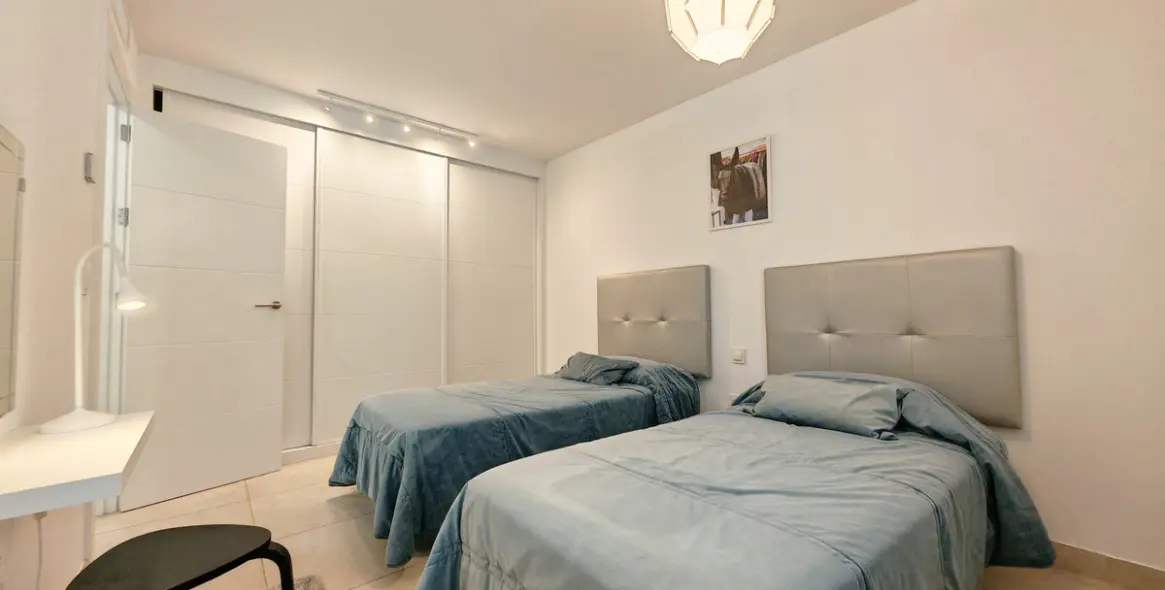 Sale of middle floor apartment in La Cala de Mijas 15