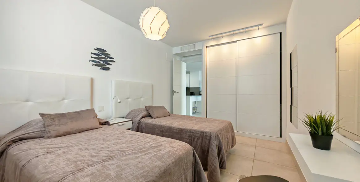 Sale of middle floor apartment in La Cala de Mijas 18