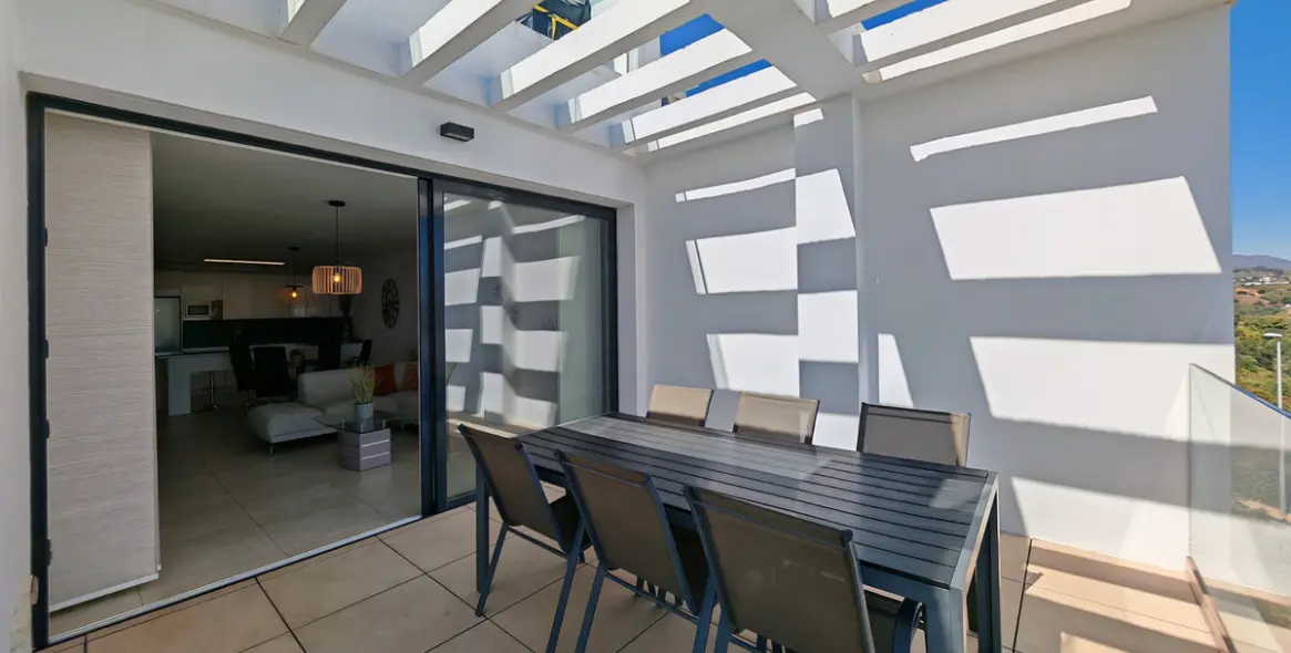 Sale of middle floor apartment in La Cala de Mijas 19