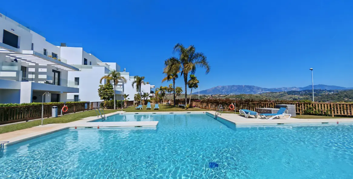 Sale of middle floor apartment in La Cala de Mijas 22