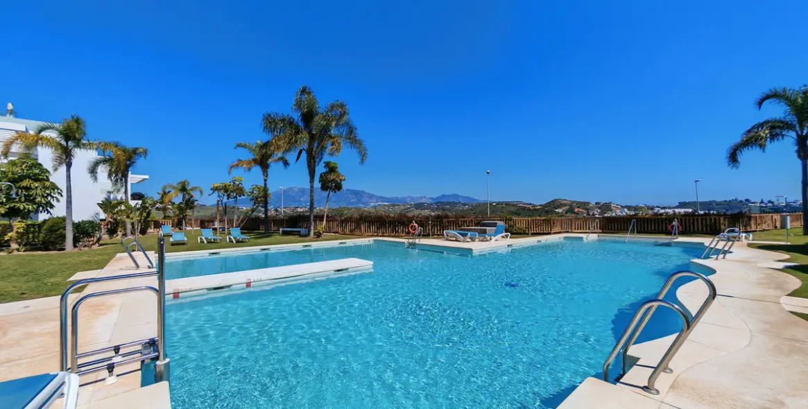 Sale of middle floor apartment in La Cala de Mijas 23