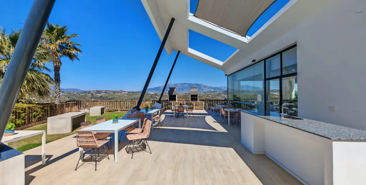 Sale of middle floor apartment in La Cala de Mijas 24