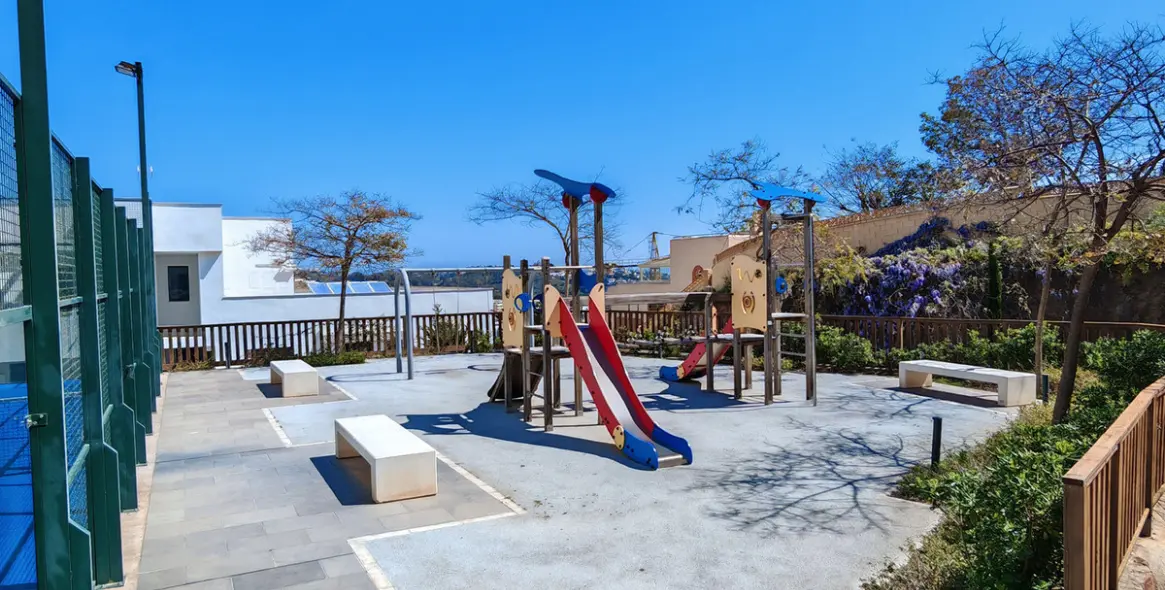 Sale of middle floor apartment in La Cala de Mijas 26