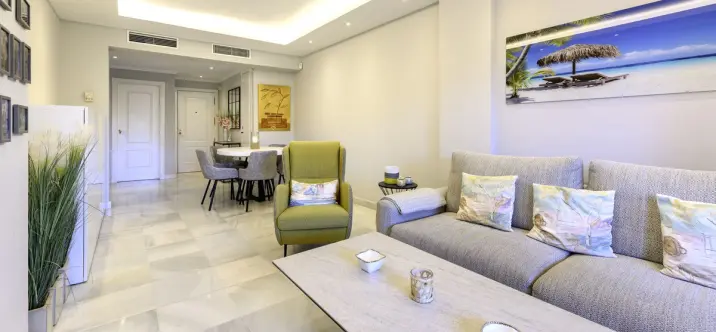 Sale of ground floor apartment in Estepona 2