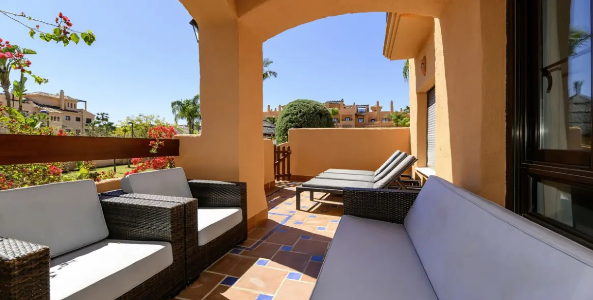 Sale of ground floor apartment in Estepona 8