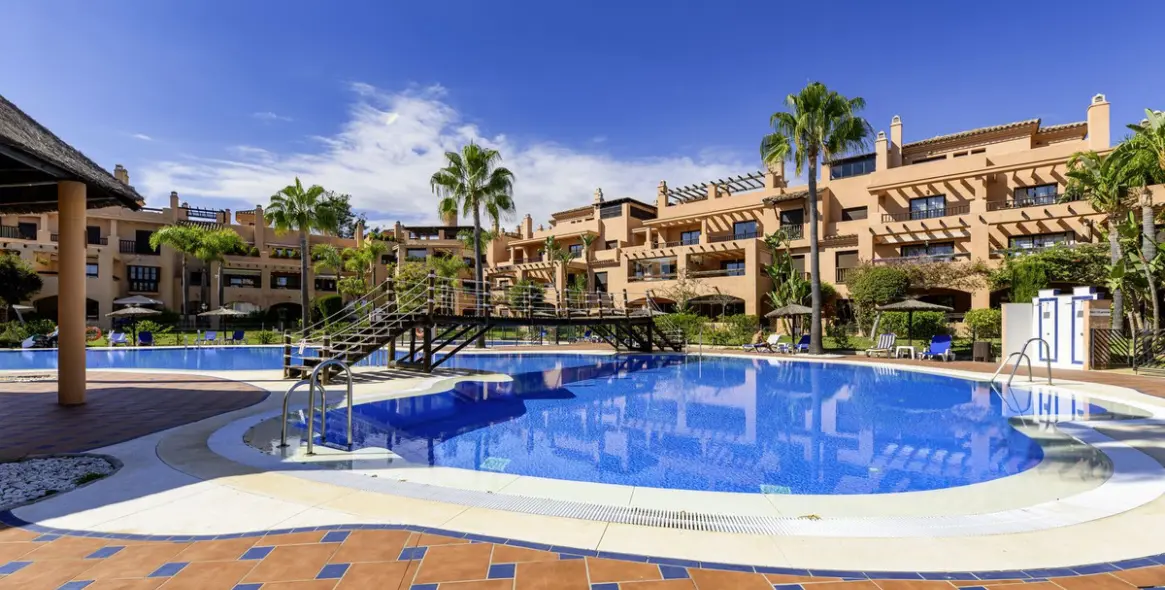 Sale of ground floor apartment in Estepona 21