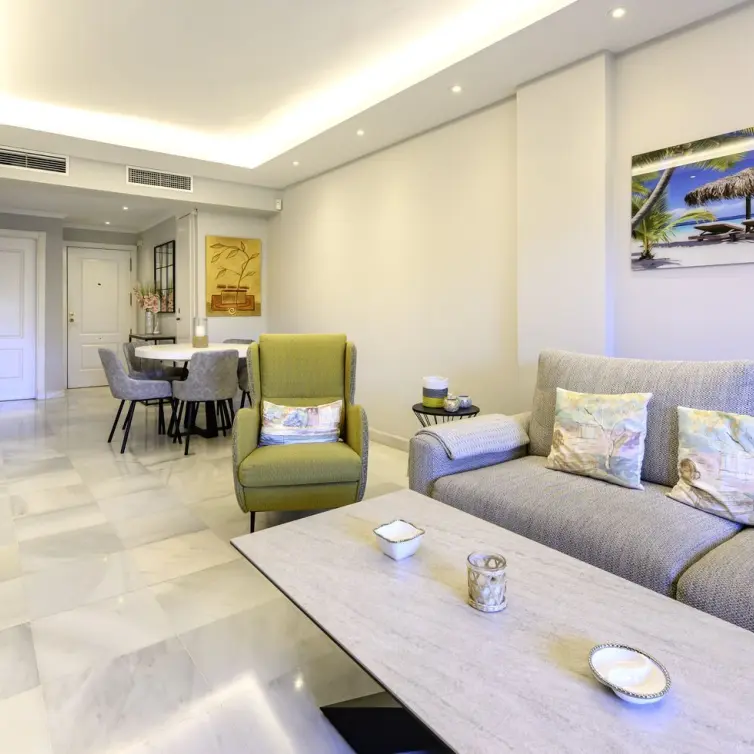 Продажа апартаментов на первом этаже в Estepona