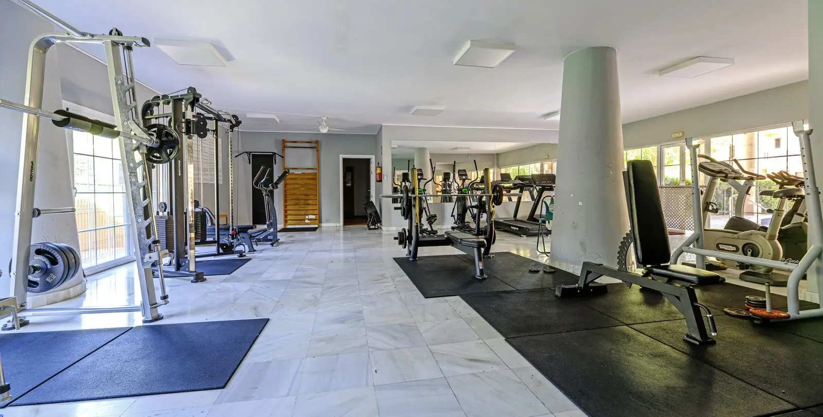 Sale of ground floor apartment in Estepona 24