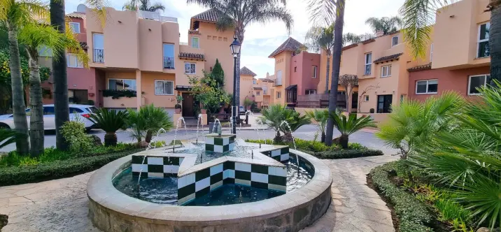 Продажа таунхауса в Nueva Andalucía 1