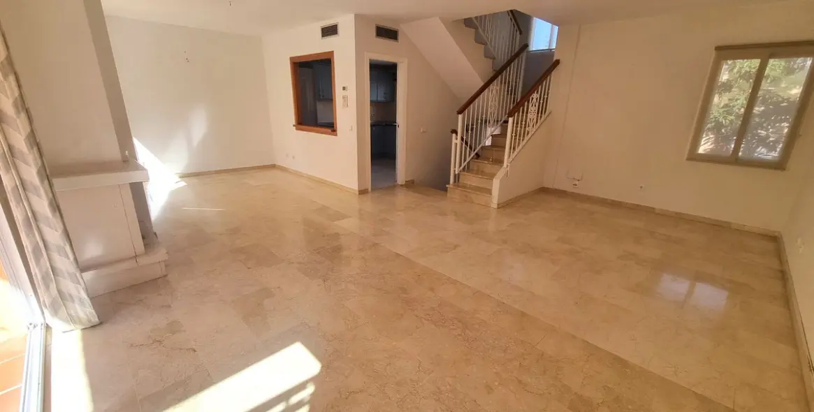 Продажа таунхауса в Nueva Andalucía 4