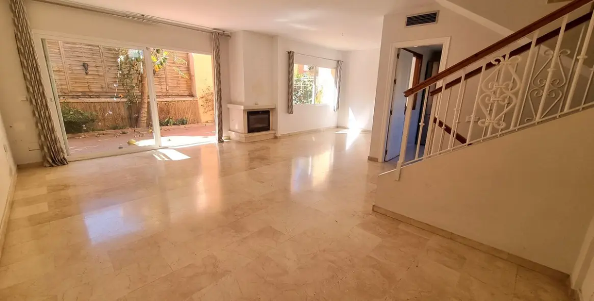 Продажа таунхауса в Nueva Andalucía 5