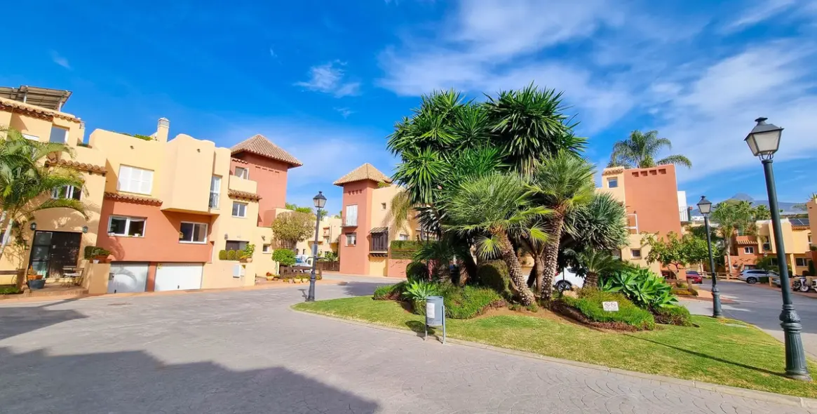 Продажа таунхауса в Nueva Andalucía 21