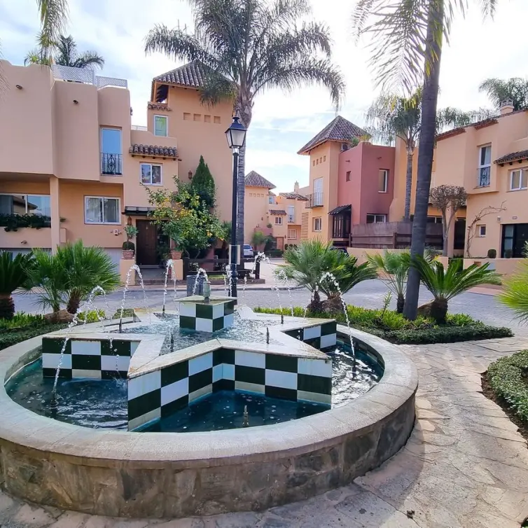 Sale of townhouse in Nueva Andalucía