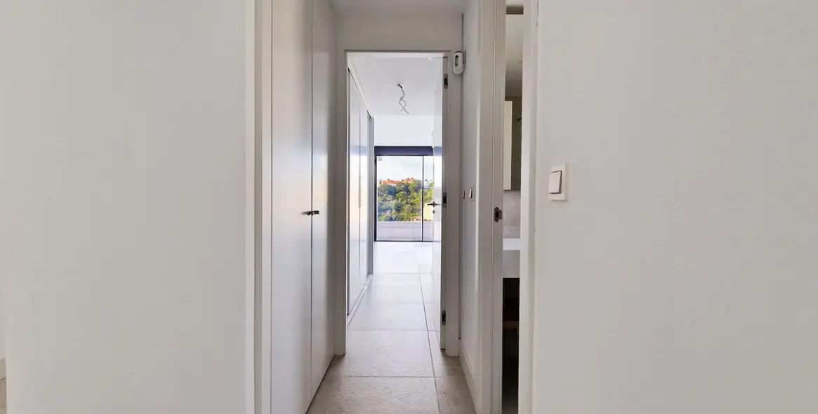 Продажа двухуровневых апартаментов в Artola 11