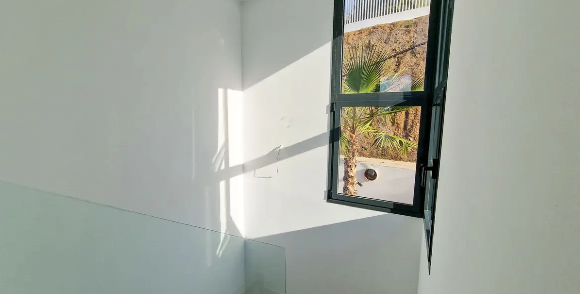 Продажа двухуровневых апартаментов в Artola 21